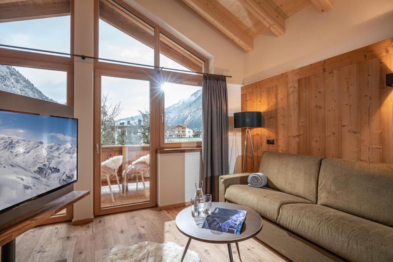 Griena NaturChalets **** Mayrhofen Buitenkant foto